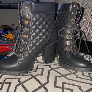 Must Have Trendy Quilted Heeled Combat Boot!